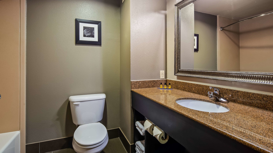 Bathroom 5, Best Western Plus Midwest City Inn & Suites, Oklahoma