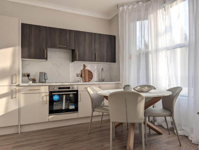 Others 5, Two Bedroom Shepherds Bush Apartment, London