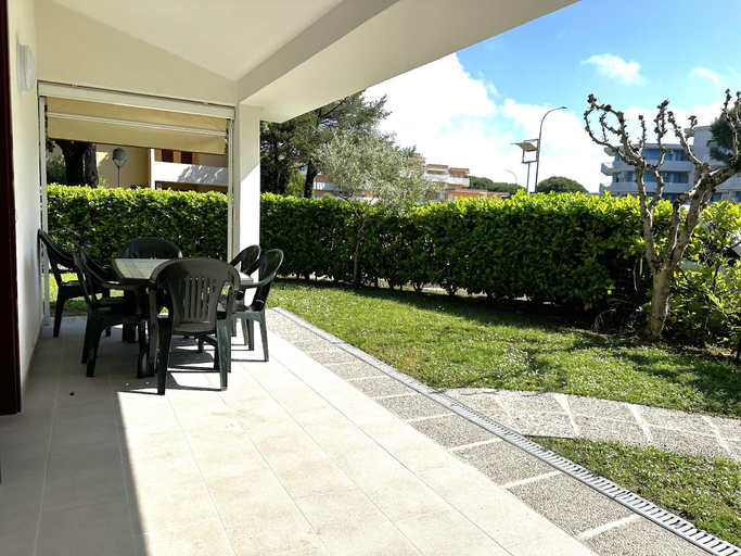 2, Cozy villa with garden and pool access, Venezia