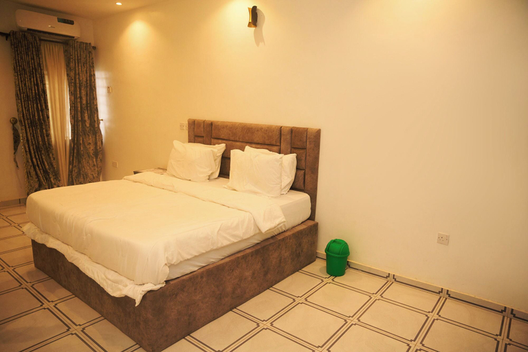Room 2, CREMYARK HOME APARTMENTS, Oredo Edo