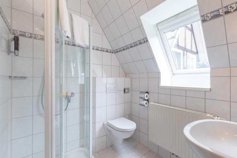 Bathroom 3, Undeloher Hof, Harburg