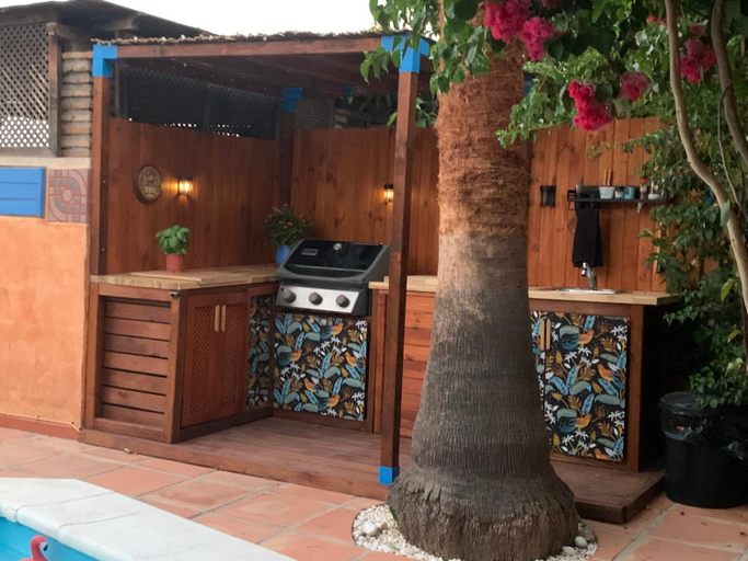 Others 2, Apartamento con jacuzzi y terraza con opcion a Piscina Privada, Granada