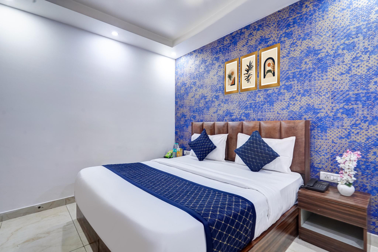 Bedroom 2, Hotel King Plaza, Delhi