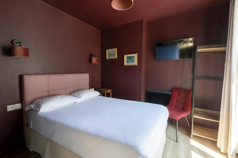 Bedroom 4, Hotel Wagram, Paris