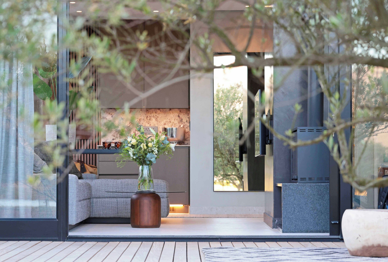Room 3, Olijvenkraal Winelands Lodge, Cape Winelands