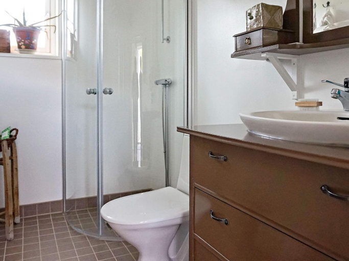 Bathroom 3, person holiday home in RIMFORSA, Kinda