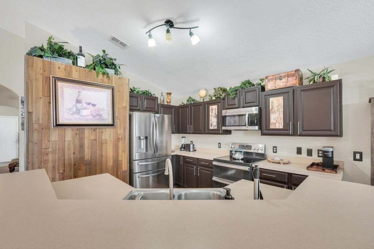 Private kitchen 4, Large 4 bedroom Pool Home With Relaxing Vibes 4 Villa, Polk