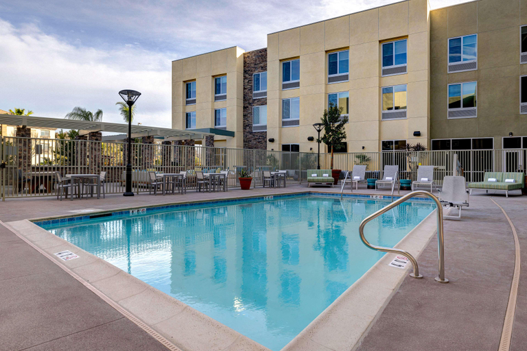 Sport & Beauty 5, Hilton Garden Inn Temecula, Riverside