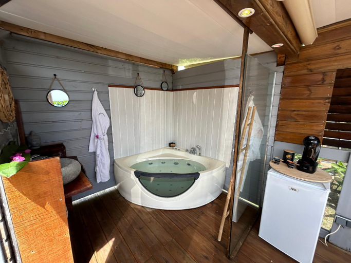 Bathroom 4, dom nature lodge & spa, Basse-Pointe