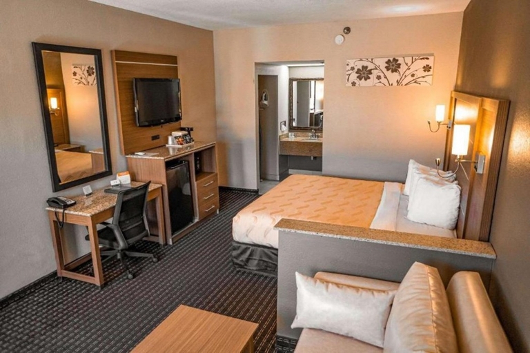 Bedroom 3, Quality Inn & Suites near Six Flags - Austell, Douglas