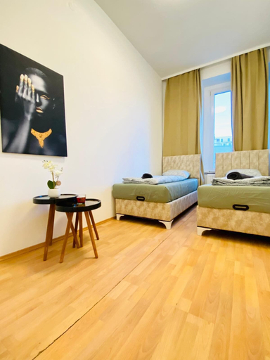 Room 2, 5 Bedroom Apartment near Schonbrunn, Wien