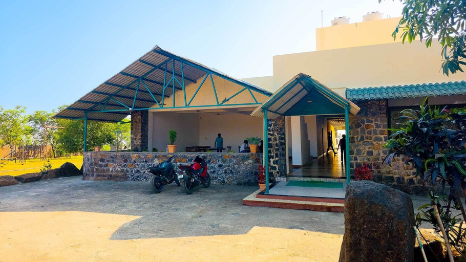 Exterior 4, Wilson Valley Resort, Valsad