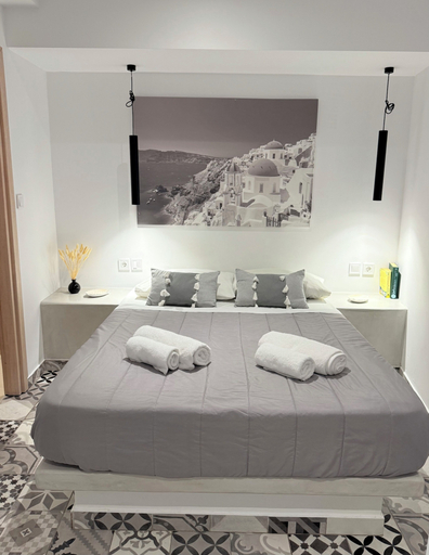 Room 1, Fira Basement Studios, South Aegean