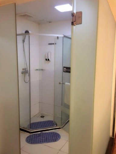 Bathroom 2, 7 Days Inn Changsha Wuyi Avenue Yingbin Road Metro Station, Changsha