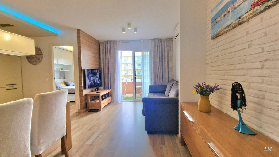 Bedroom 3, Apartment Columbo Go2lloret, Girona