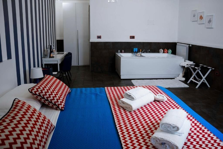 Bedroom 2, Yacht Club Angioino, Napoli