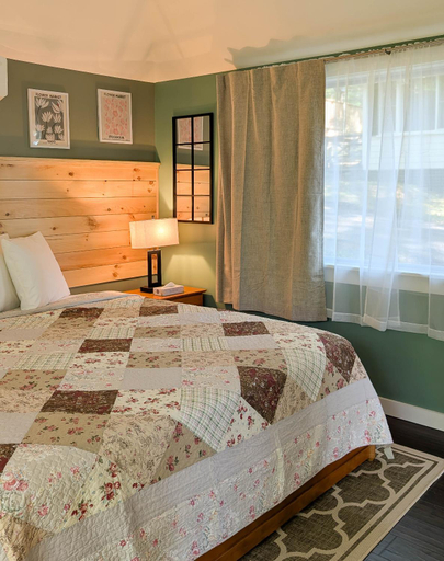 Bedroom 4, Hinckleys Dreamwood Cottages, Hancock