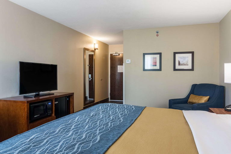 Bedroom 2, Comfort Inn Edwardsville - St. Louis, Madison
