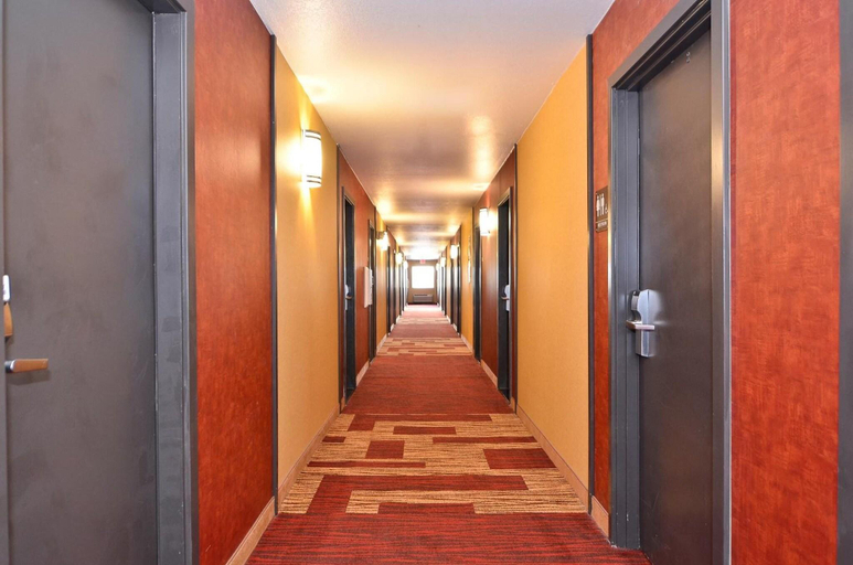 Public Area 2, Clackamas Inn & Suites, Clackamas