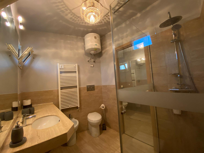 Bathroom 3, Palazzo de Carlo e il parco dei 7 pozzi, Lecce