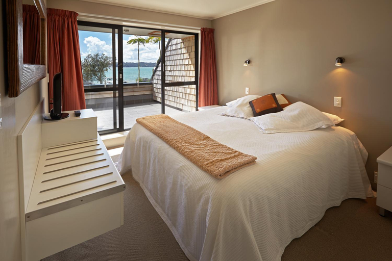 Bedroom 2, Pioneer Waterfront Apartments, Far North