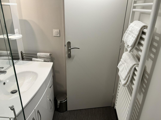 Bathroom 4, Résidence Plaisance, Puy-de-Dôme