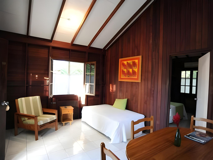 Bedroom 3, Picard Beach Cottages