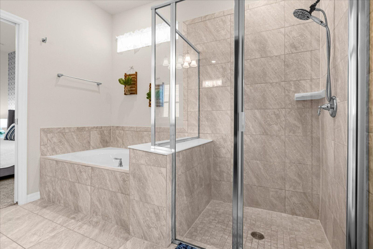 Bathroom 2, VedaHive Luxury Villa, Polk