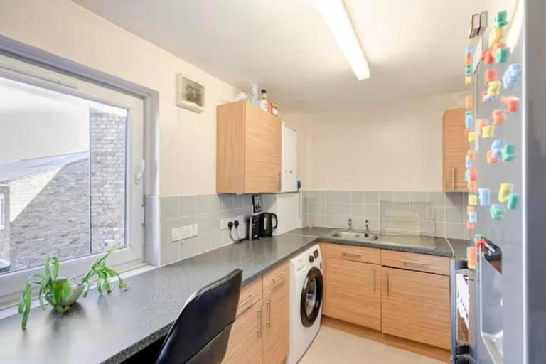 Others 2, London Home With A Beautiful View - Private Room, London