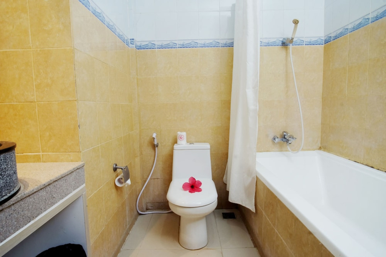 Bathroom 3, Puri Saron Senggigi Hotel, Lombok