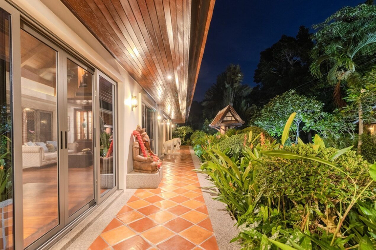 Balcony 5, Famous Baan Bua Luxury Estate V238, Pulau Phuket