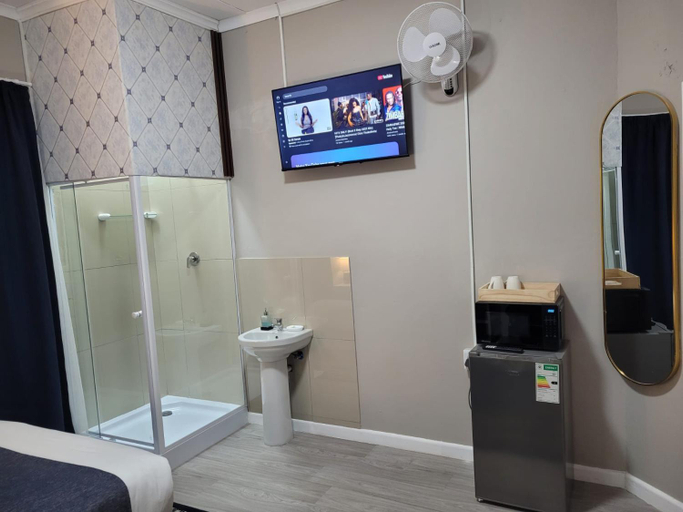 Bathroom 4, Prime Executive Accommodations, City of Cape Town