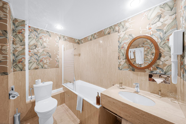 Bathroom 3, Hotel de la Bretonnerie, Paris
