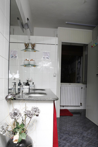 Others 5, Appartamento con Stanze Condivise, Milano