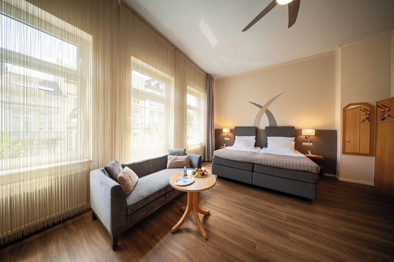 Bedroom 5, Komfort Hotel am Kurpark, Hochtaunuskreis