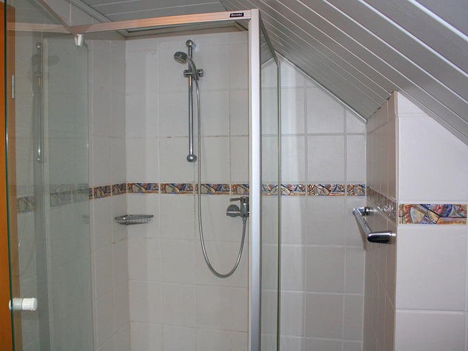 Bathroom 3, Gemutliche tierfreundliche Wohnung in Huddingen, Waldeck-Frankenberg