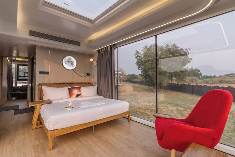 Room 4, Astrophile, Palghar