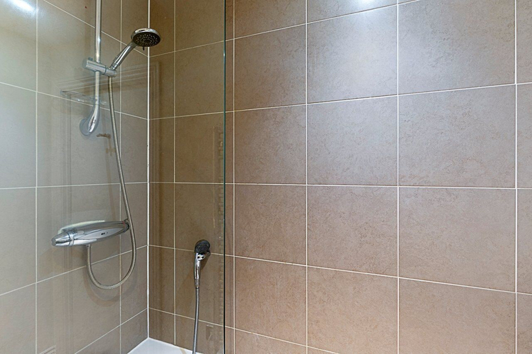 Bathroom 4, Bright Battersea Apartment, London