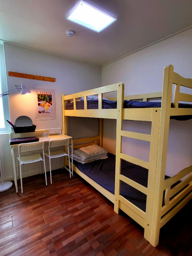 Bedroom 2, Sinchon Apartments, Seodaemun