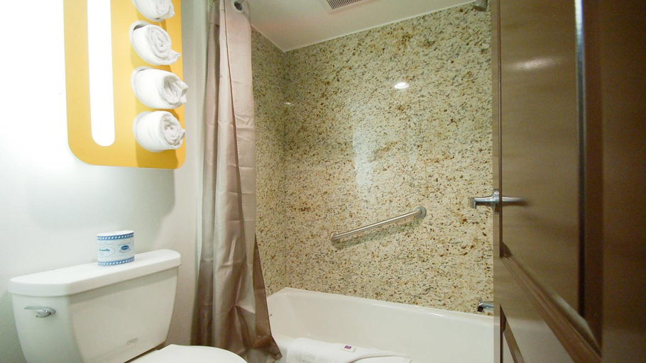 Bathroom 5, Motel6 Victorville, CA - Apple Valley, San Bernardino