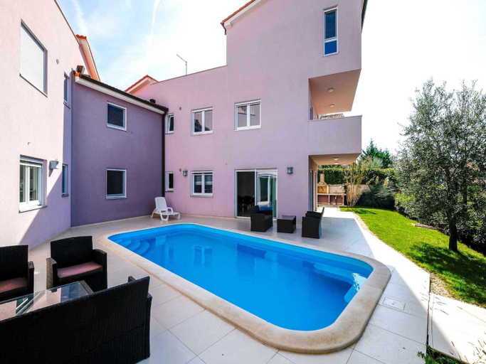 Sport & Beauty, Apartment in Banjole near Sunny Beach, Medulin