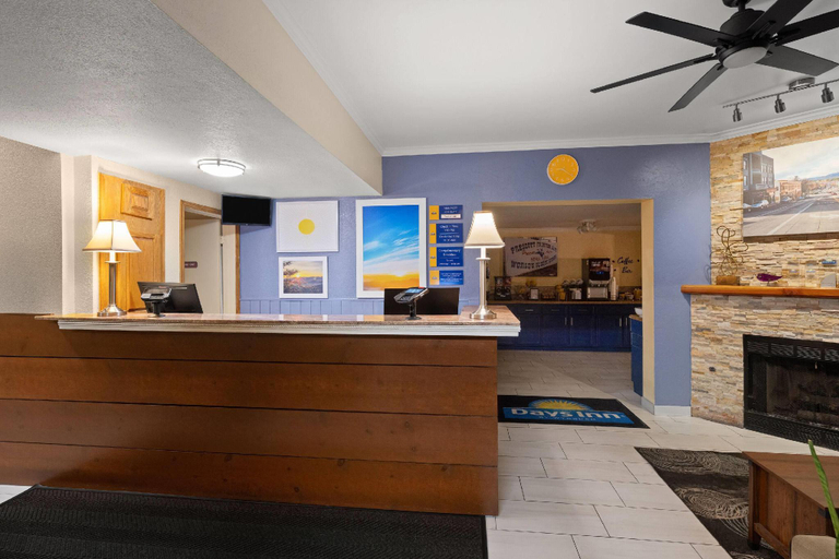 Public Area 2, Days Inn by Wyndham Prescott, Yavapai