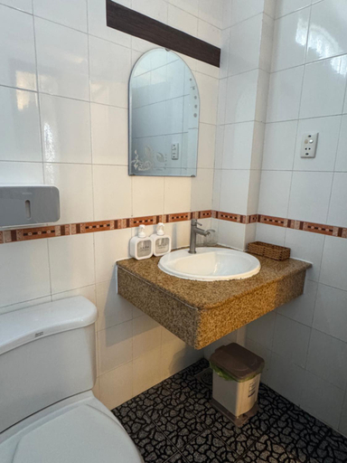 Bathroom 4, Maika Hotel, Nha Trang