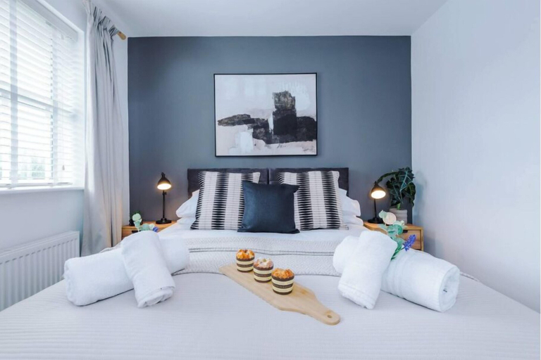 Room 5, 11 Salisbury Close, Cheshire East
