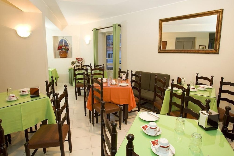 Food & Drinks 3, Residencial Chafariz /Queimada, Funchal