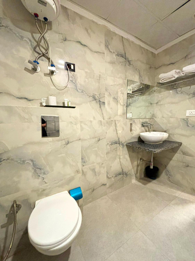 Bathroom 4, Treebo Trend Emblem Suites, Delhi