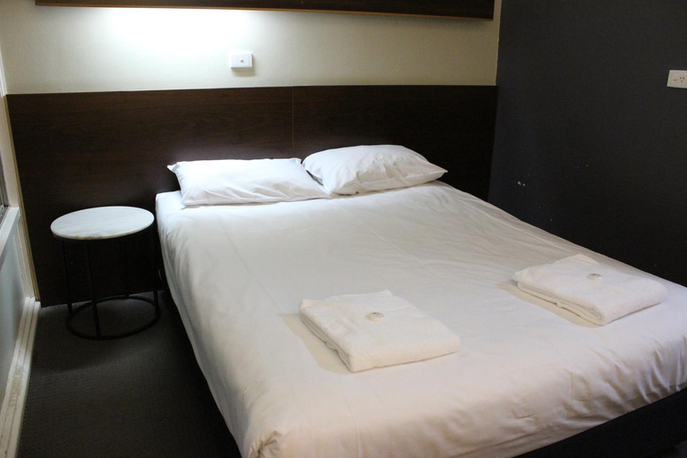 Bedroom 3, Palm and Pawn Motor Inn, Wagga Wagga - Pt A
