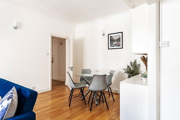 Others 4, Modern 2 Bedroom Flat Near Queensway, London