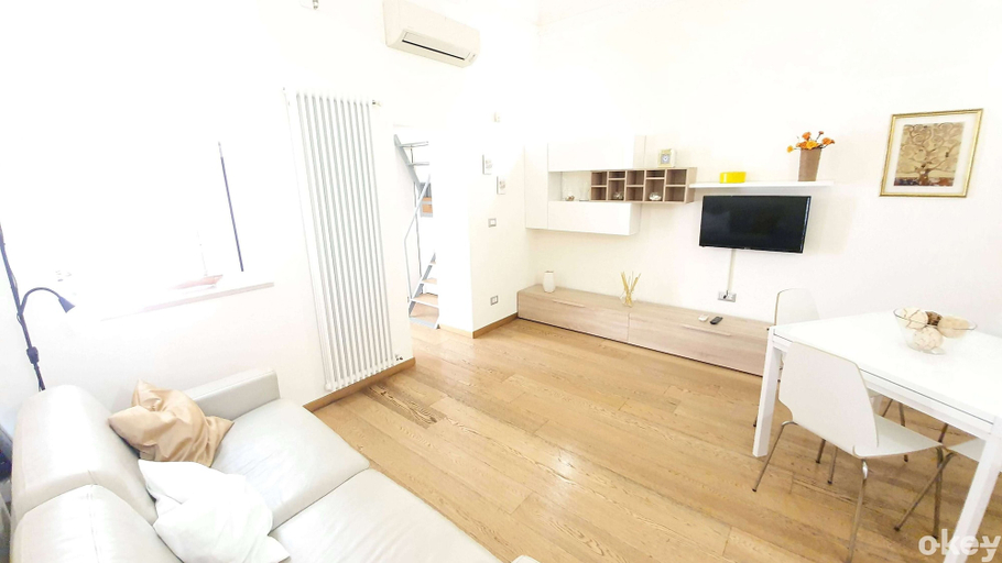 Others 5, Garden House, Bari