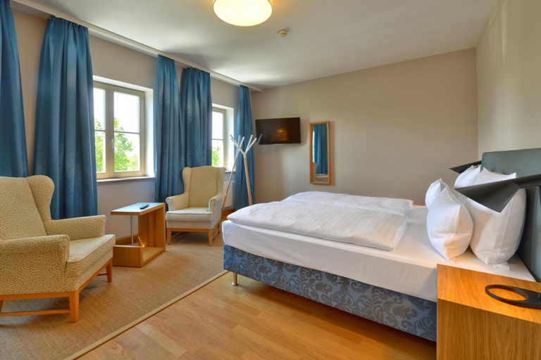 Bedroom 3, Vogelsburg, Kitzingen